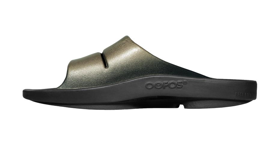 Oofos OOAHH Luxe Slide - Latte Lawn Bowls Thong