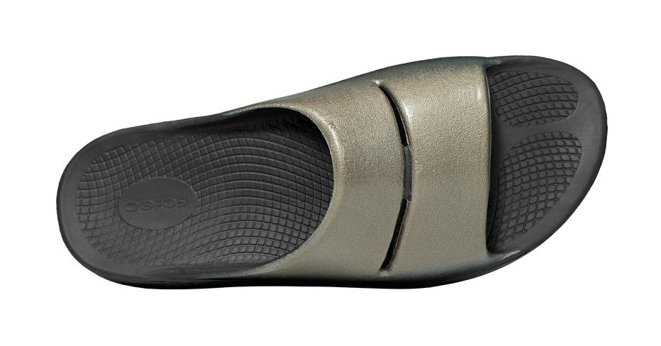 Oofos OOAHH Luxe Slide - Latte Lawn Bowls Shoes